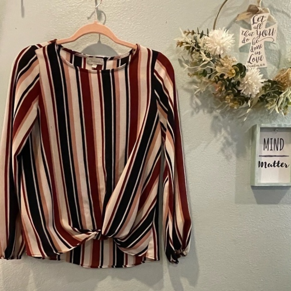 Chennault top size small